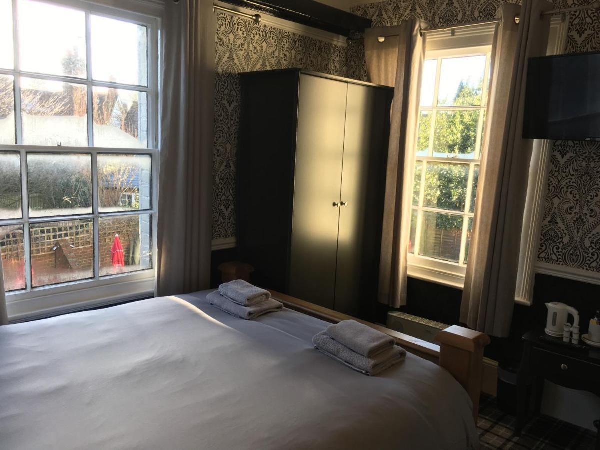 The White Hart Pub And Rooms Cranleigh Esterno foto