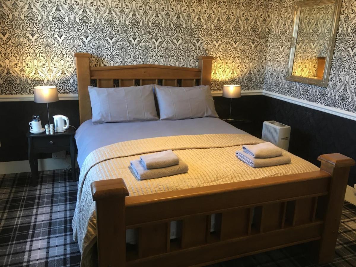 The White Hart Pub And Rooms Cranleigh Esterno foto