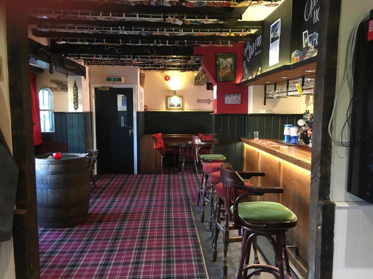 The White Hart Pub And Rooms Cranleigh Esterno foto