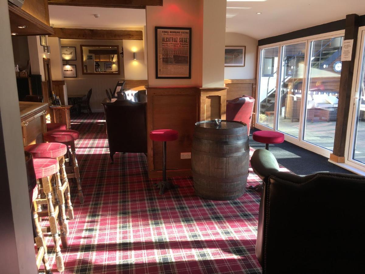 The White Hart Pub And Rooms Cranleigh Esterno foto