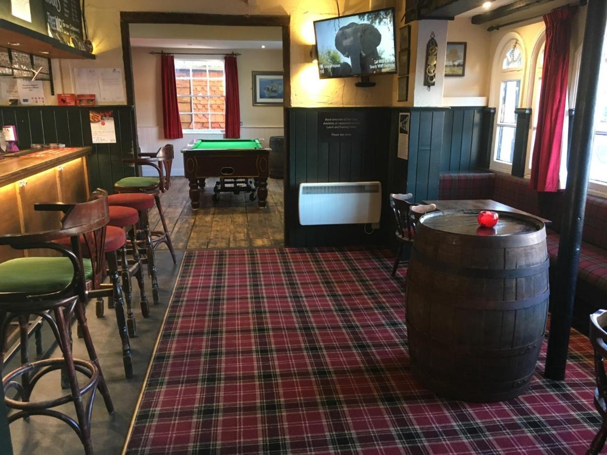 The White Hart Pub And Rooms Cranleigh Esterno foto