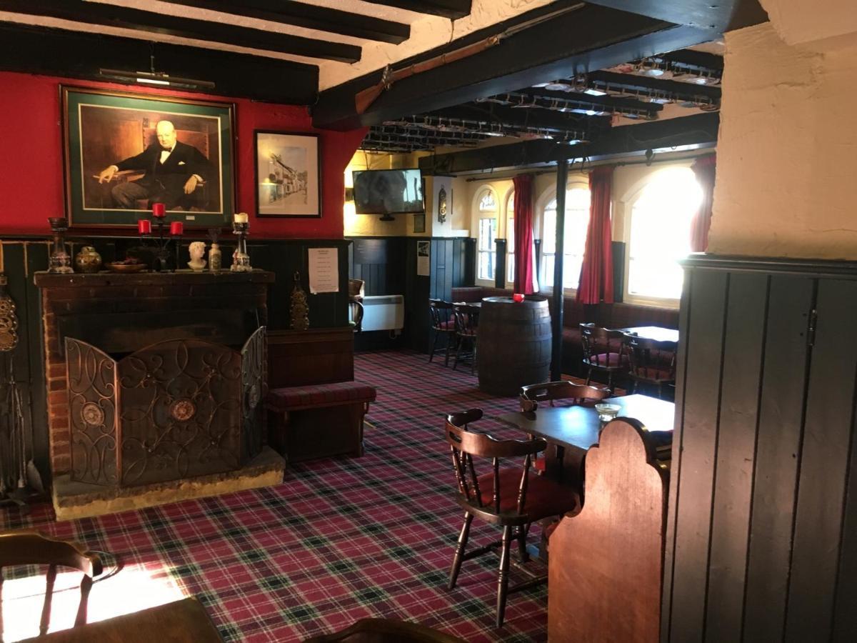 The White Hart Pub And Rooms Cranleigh Esterno foto