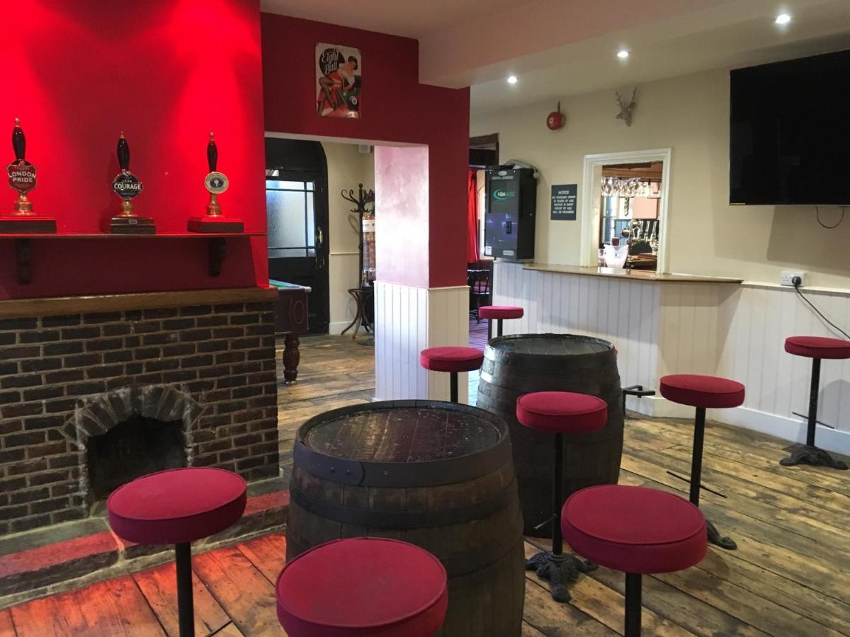 The White Hart Pub And Rooms Cranleigh Esterno foto