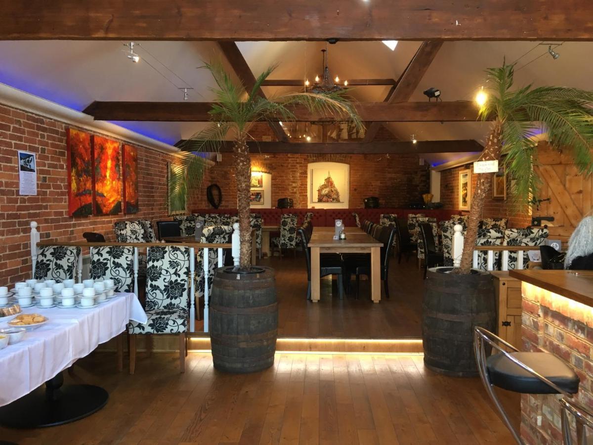 The White Hart Pub And Rooms Cranleigh Esterno foto
