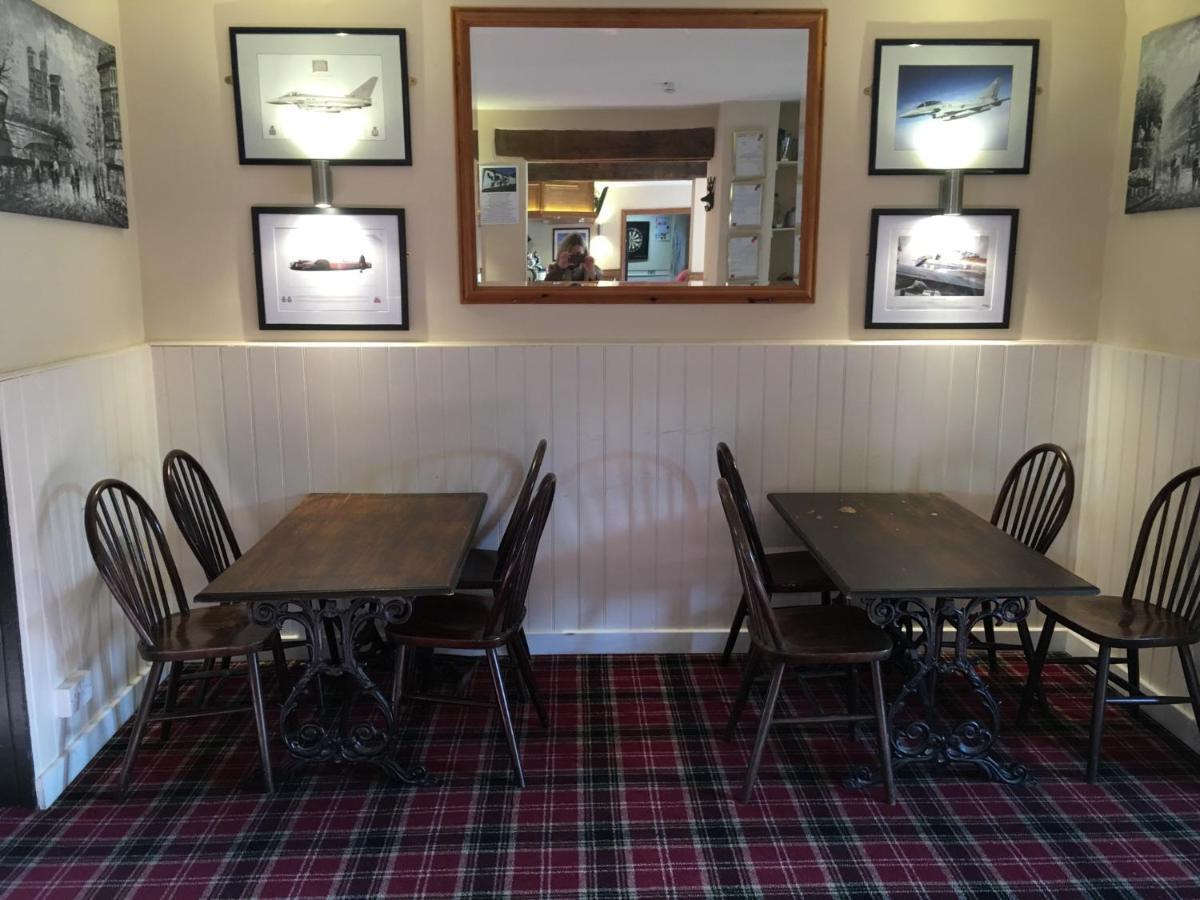 The White Hart Pub And Rooms Cranleigh Esterno foto