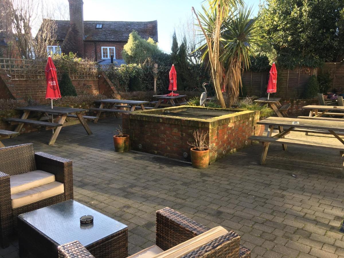 The White Hart Pub And Rooms Cranleigh Esterno foto